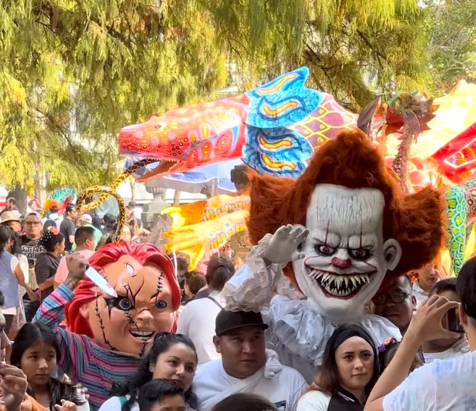 Embracing the Cultural Fusion: Día de los Muertos and Halloween