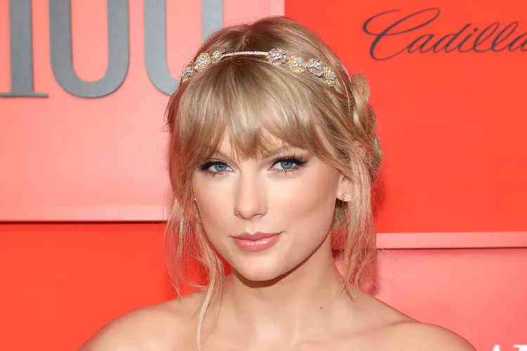 Taylor Swift’s Easter Throwback: Baby Bunny Outfit and Hidden Easter Eggs