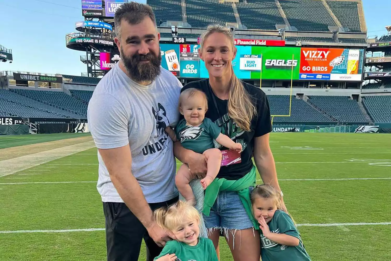 Kylie Kelce Reflects on Jason Kelce’s Emotional Retirement: A Perfect Summary of 13 NFL Seasons